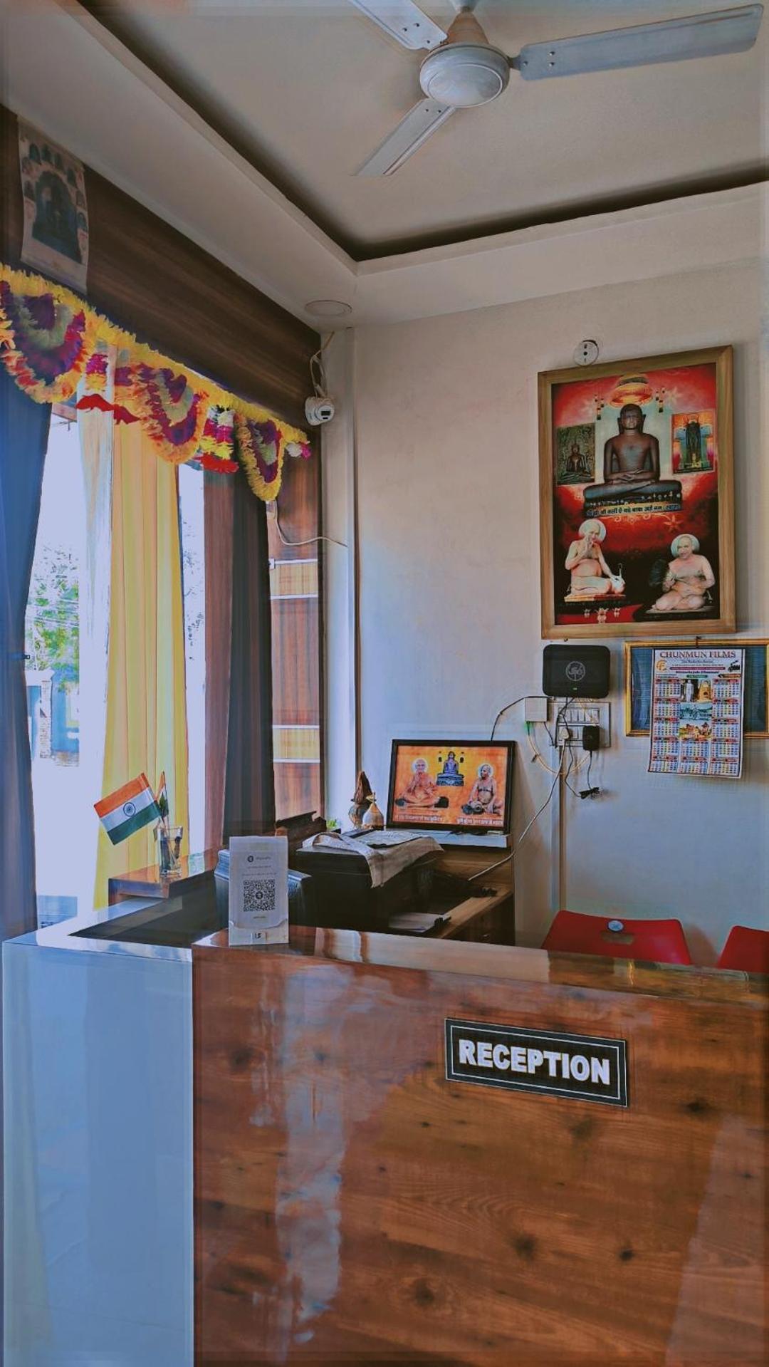 Hotel Mahaveer Chanderi Bagian luar foto